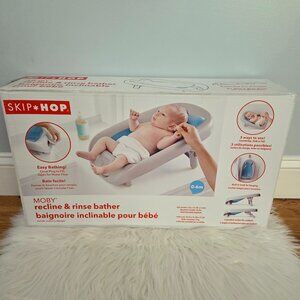 Skip Hop  Moby Recline & Rinse Bather